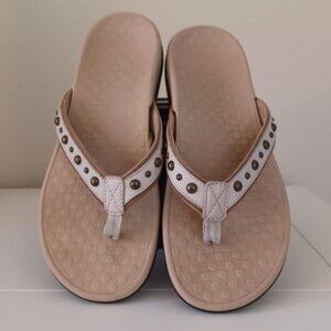 EUC Vionic "Vanessa" Orthotic Arch Support Leather Sandals Size 10 (EU 41)